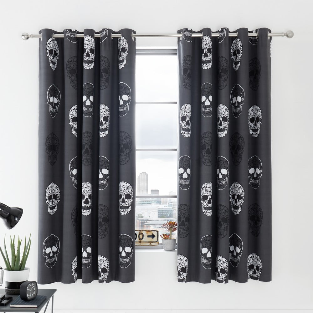 Sötétszürke gyerek függöny 2 db-os 168x183 cm Skulls – Catherine Lansfield
