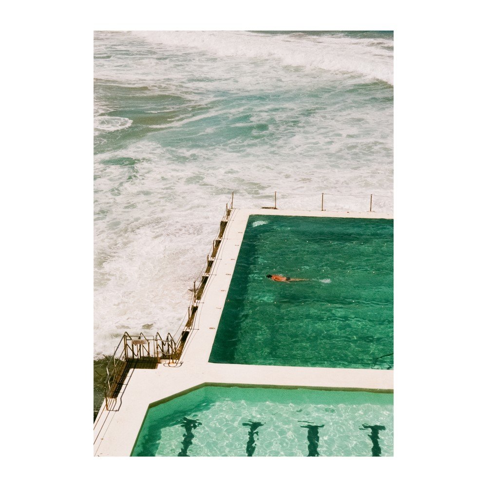 Poszter 30x40 cm Bondi Icebergs – Anna Pihan – The Poster Club